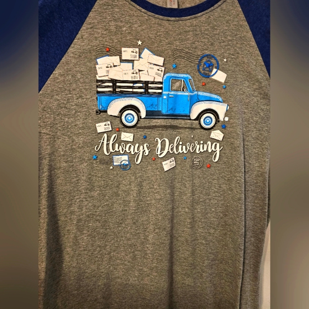 Two toned, 3/4 length sleeve